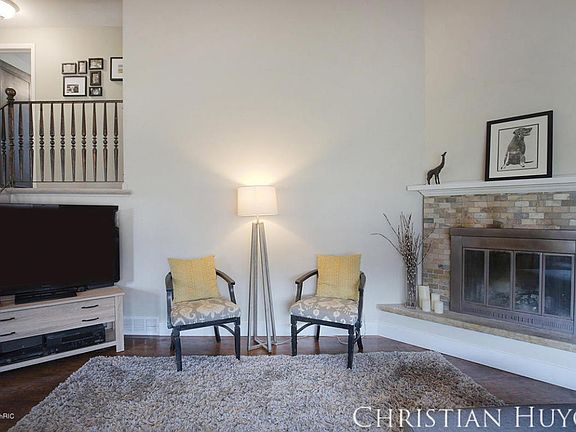 4th image of 1031 Van Ess Ave NW