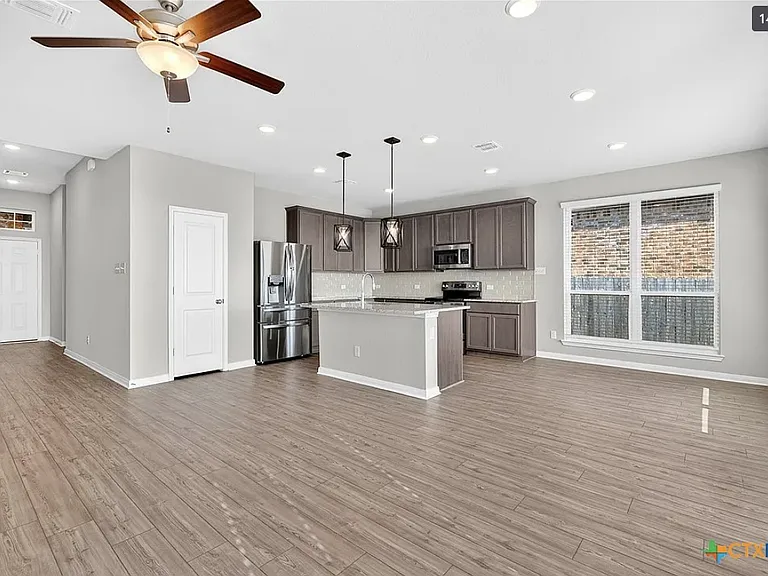 1709 Spence St — Photo 5