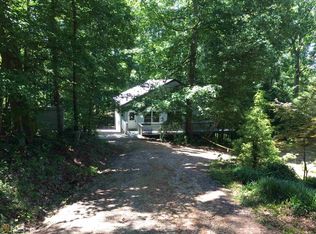 574 Foxy Ln, Martin, GA 30557