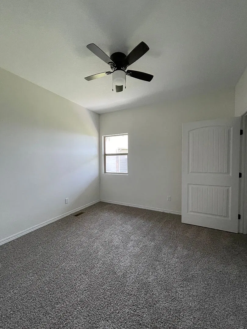 Stunning Townhome in East Wichita-This is a Must See! — Photo 3