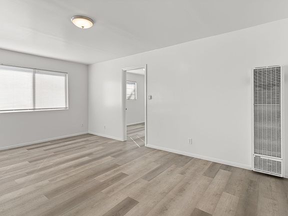 4th image of 11116 Berendo Ave #1