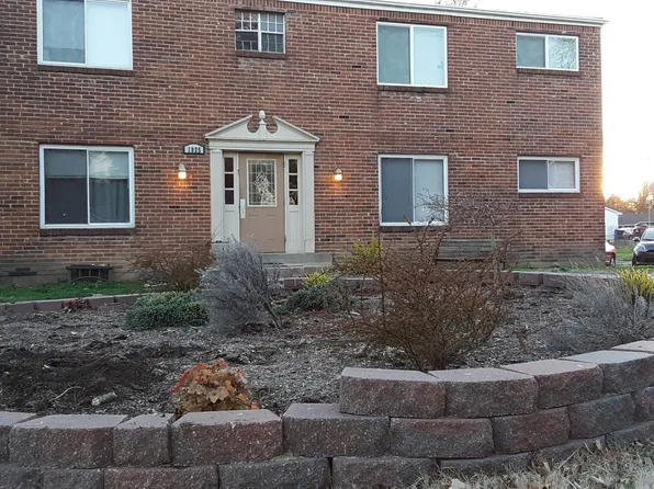 1025 Shackelford Rd, Florissant, MO 63031