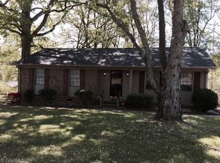 2501 Daye Dr, Greensboro, NC 27406