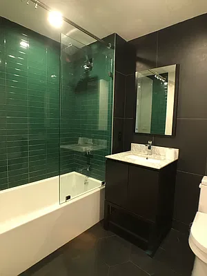 Rented by City Vista Inc | media 22