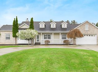 5169 Pine Lake Forest Ct, Linden, MI 48451