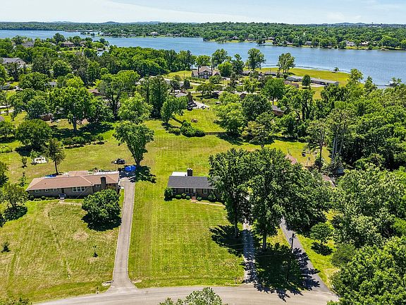 2nd image of 259 Island Dr