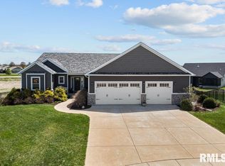 4877 Mason Run, Bettendorf, IA 52722
