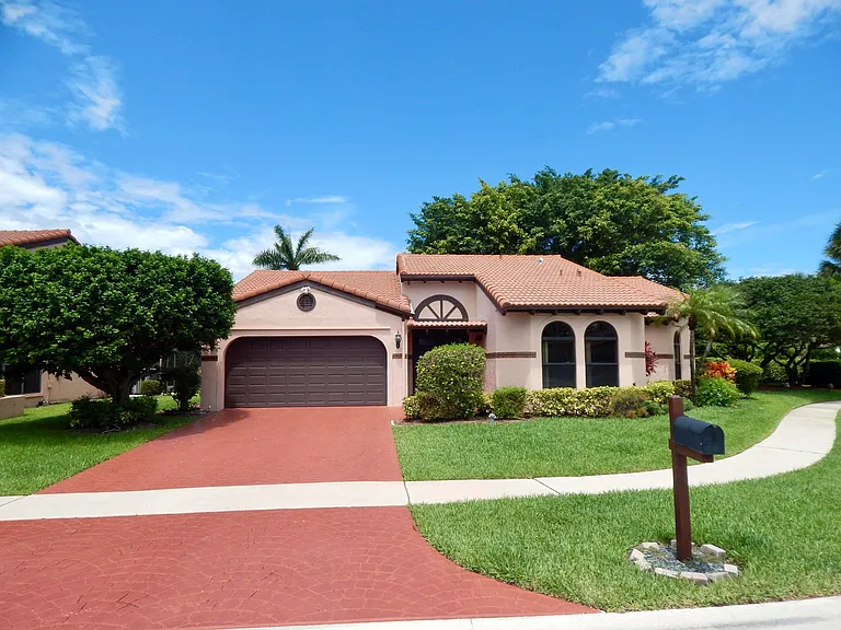 22864 Marbella Cir — Photo 1