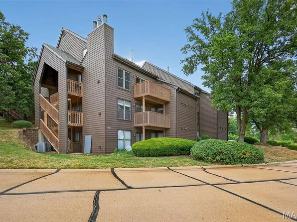 5106 Hollow Wood Ct APT C, Saint Louis, MO 63128