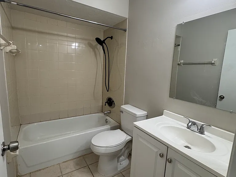 4111 SW 7th Pl — Photo 10