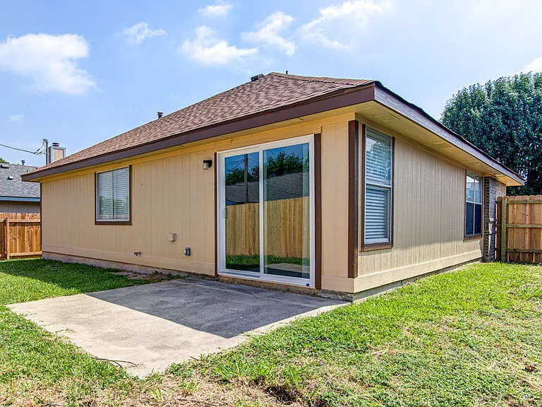 1604 Southwestern Trl — Photo 19