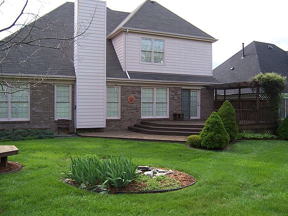 2nd image of 519 Willowhurst Pl
