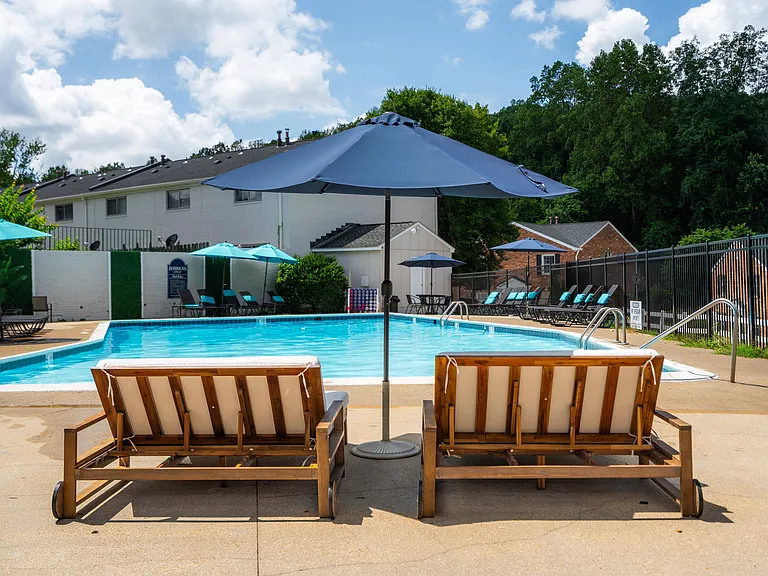 Blue Ridge Crossing Apartments & Townhomes — Photo 38