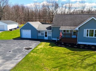 6565 Southwestern Blvd, Lake View, NY 14085