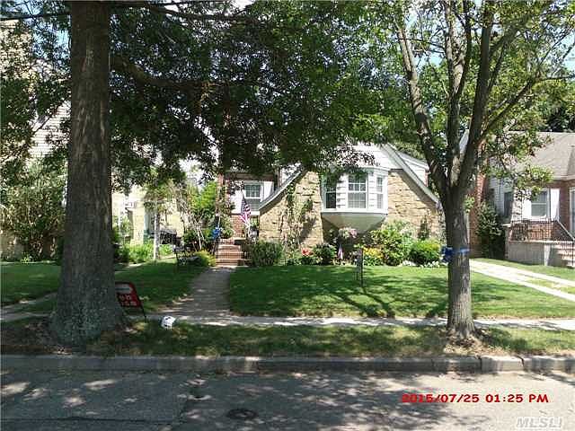 1st image of 33 Garden Dr
