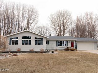 9512 11th Ave SW, Cavalier, ND 58220