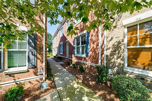 1st image of 433 Nobles Way