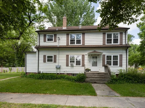 623 6th St S, Moorhead, MN 56560