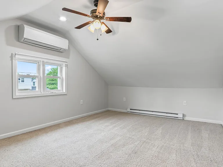 2037 Brown St — Photo 16