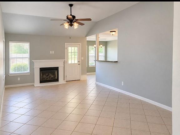 3rd image of 1303 Nightshade Ln