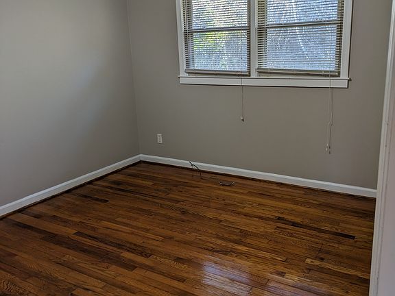 5th image of 121 Colonial Ct APT 4C