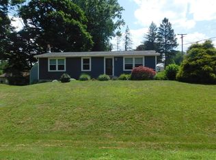 5 Iris Dr, Apalachin, NY 13732