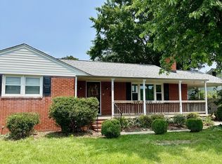 125 Hillcrest Dr, Fredericksburg, VA 22401