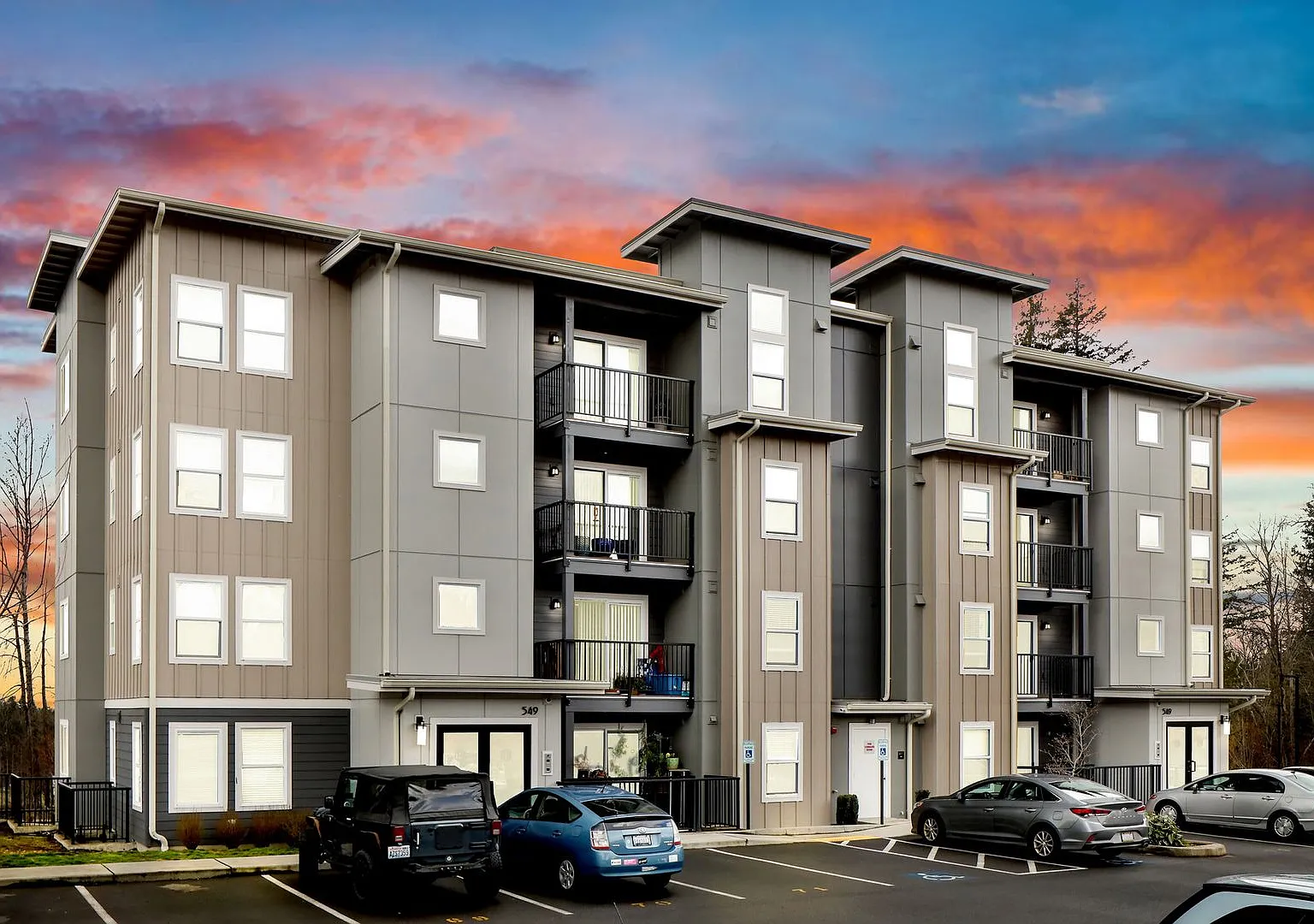 Tremezzo Apartments — Photo 2