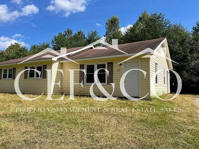 2 bed, 1.0 bath, 920 sqft, $850 — Photo 1