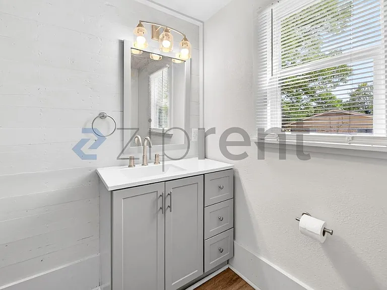 309 Park St — Photo 15