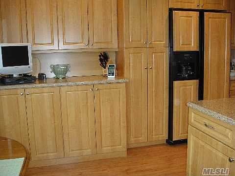 5th image of 24 Oakmont Ln