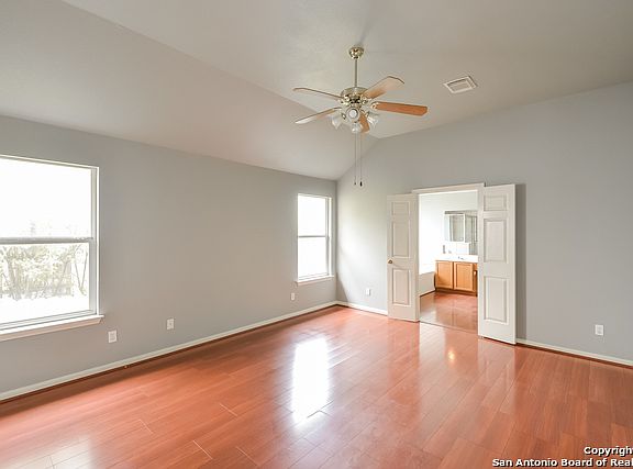 4th image of 8606 Branch Hollow Dr