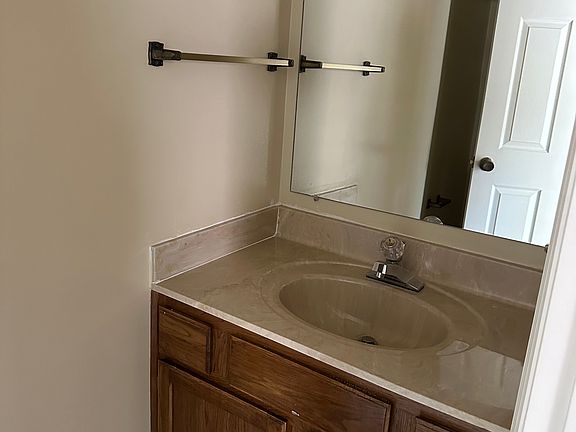 1/2 bath