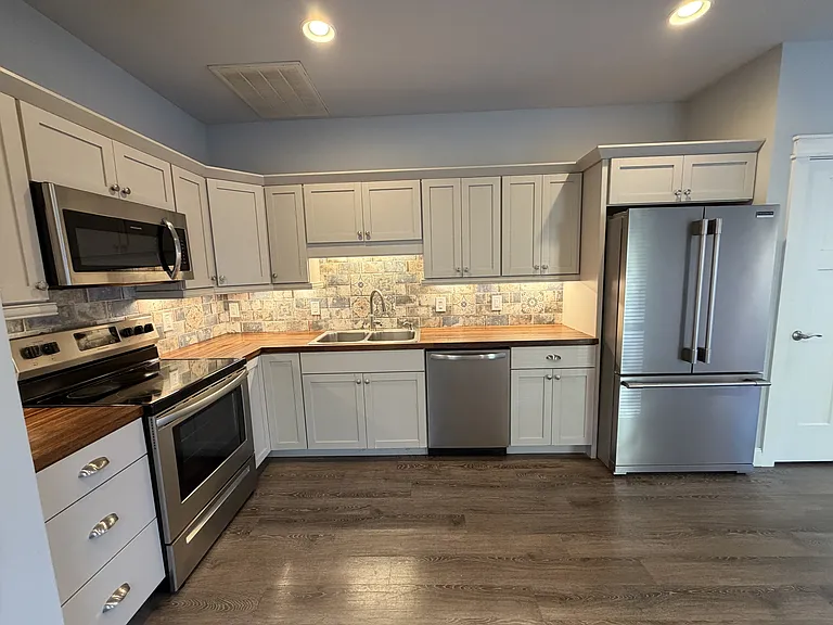 358 S Main St — Photo 5