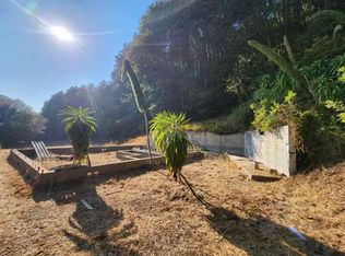 65 Canyon Ct, Whitethorn, CA 95589