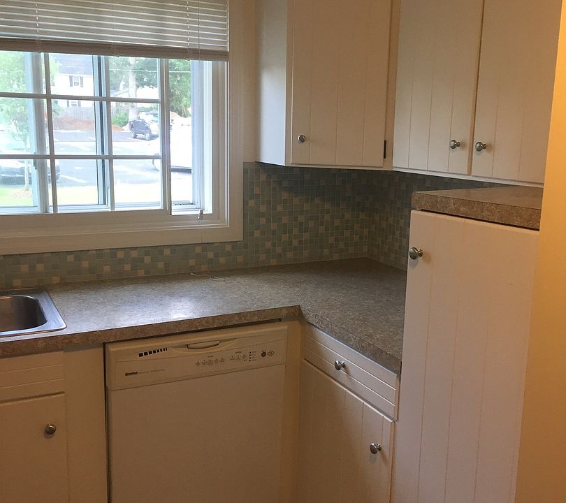 2nd image of 35 Townhouse Rd #Townhouse R-12