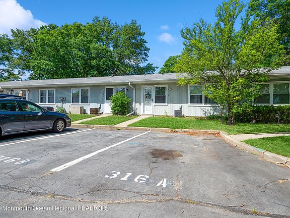 3rd image of 316B Coventry Court