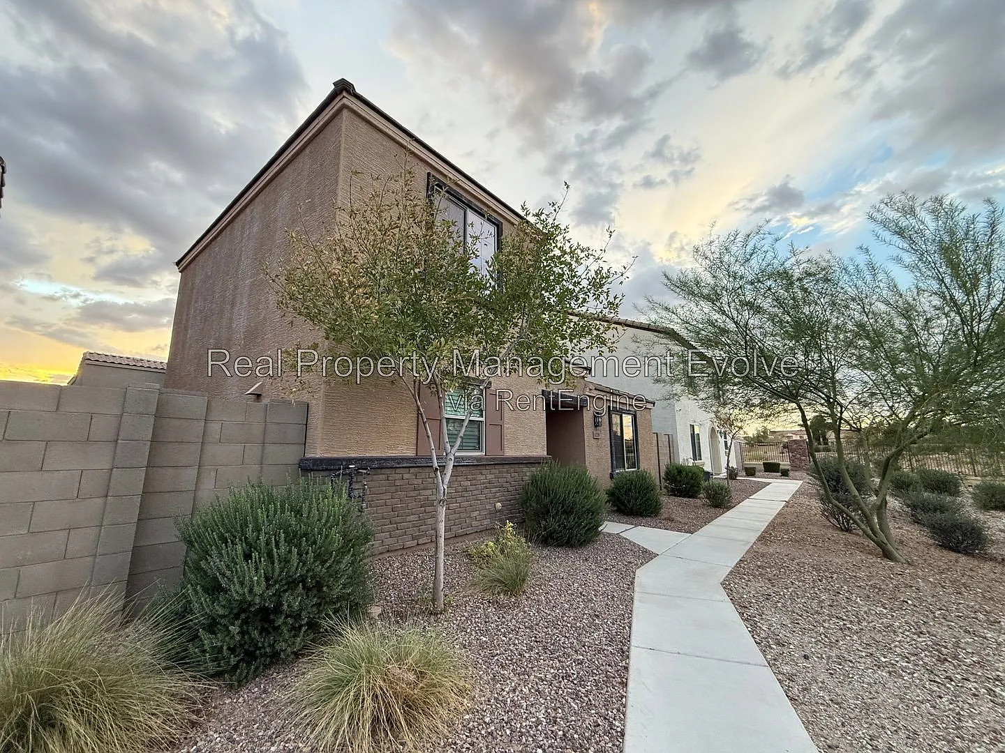 3 bed, 2.5 bath, 1531 sqft, $2,095 — Photo 2