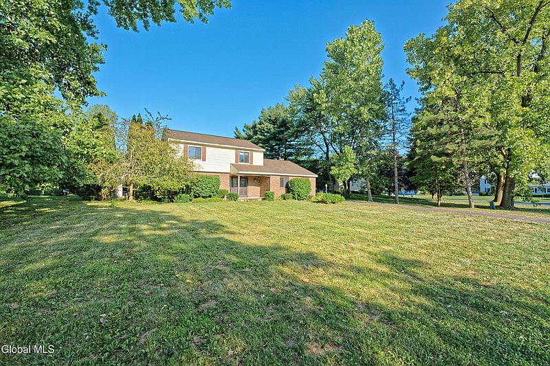 2nd image of 2217 Lynnwood Drive