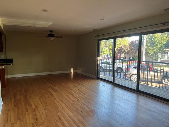 2nd image of 1711 W Jarvis Ave #P-11
