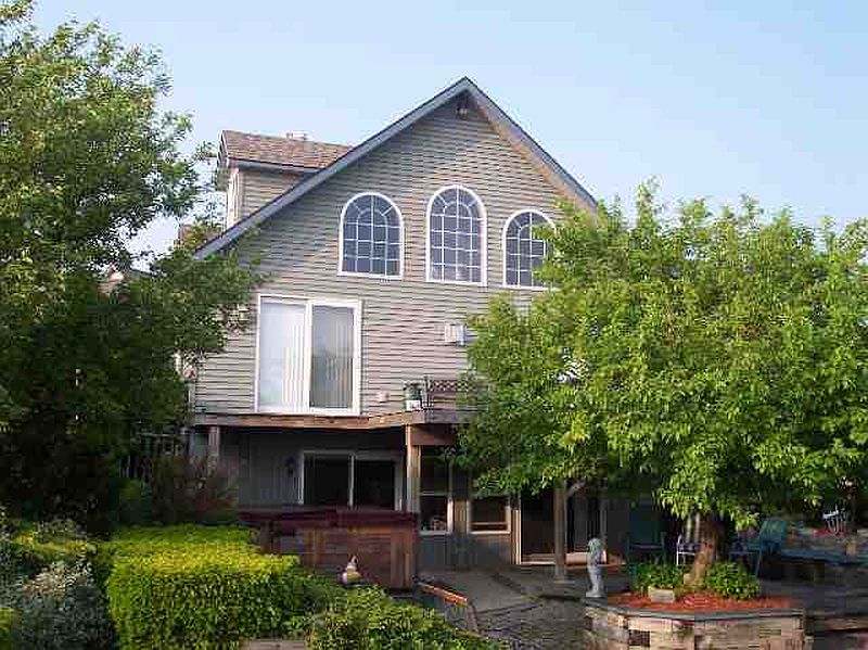 3rd image of 1219 CLINTON Street