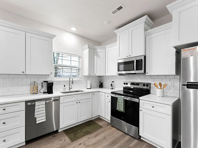 Sandstone Pointe Townhomes — Photo 3