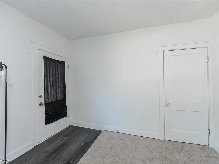 2035 Chesterland Ave #DOWN — Photo 11