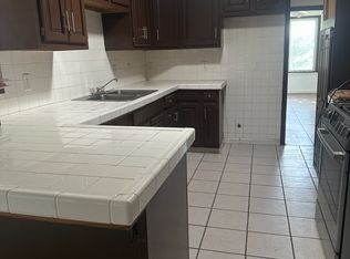 1001 W 7th St, Hanford, CA 93230