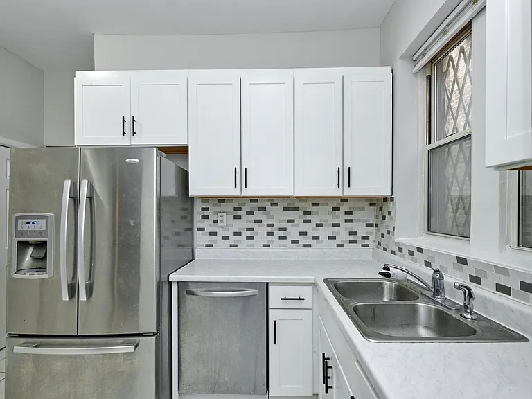 618 E 50th Pl #1 — Photo 13