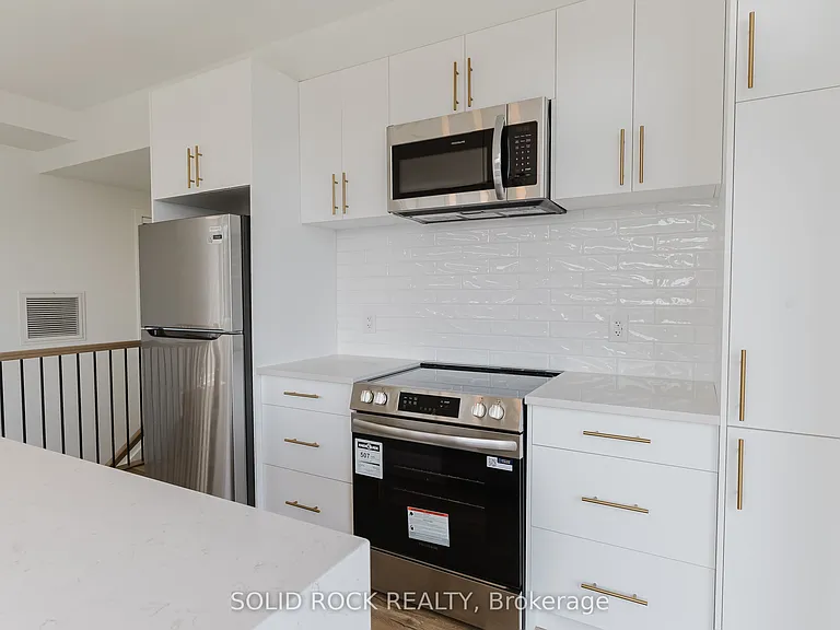 845 Champlain St #9 — Photo 22