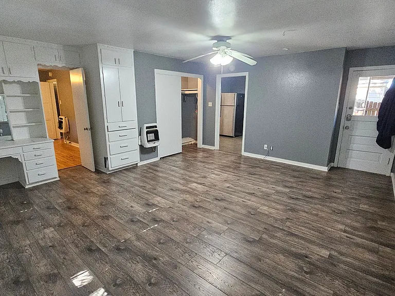 2620 N Elm St — Photo 16