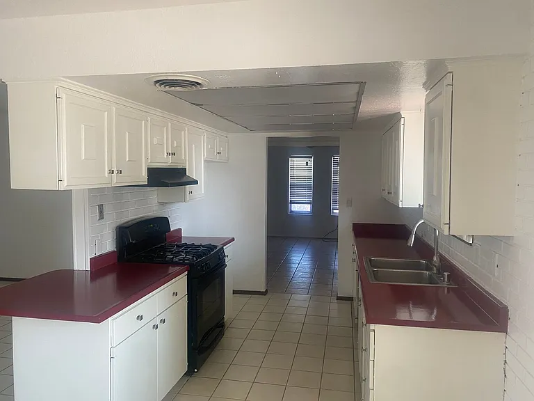 1733 Aspen Ave — Photo 14