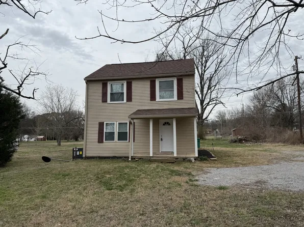 230 White Dr SW, Lewisburg, TN 37091