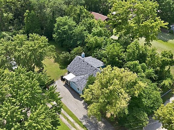 2nd image of 1109 E Gudgell Ave